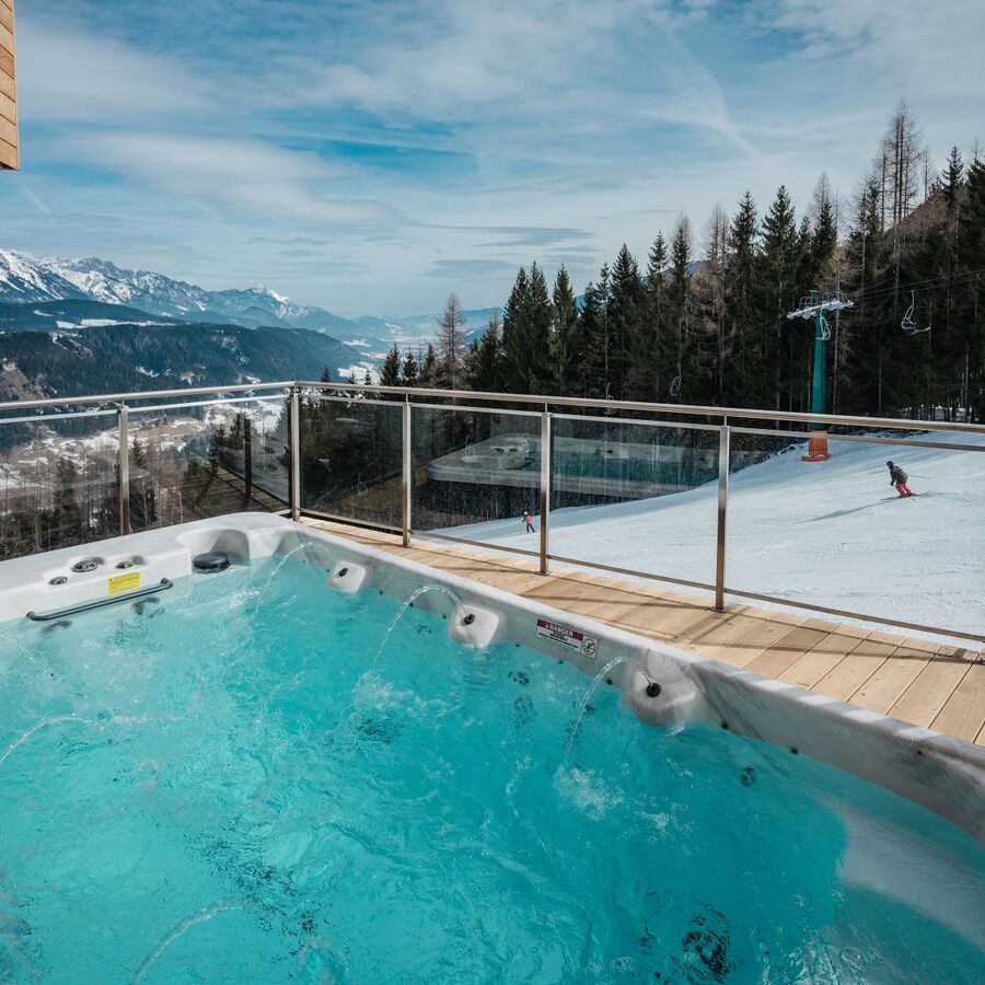 F alpenchalets reiteralm aussen jacuzzi