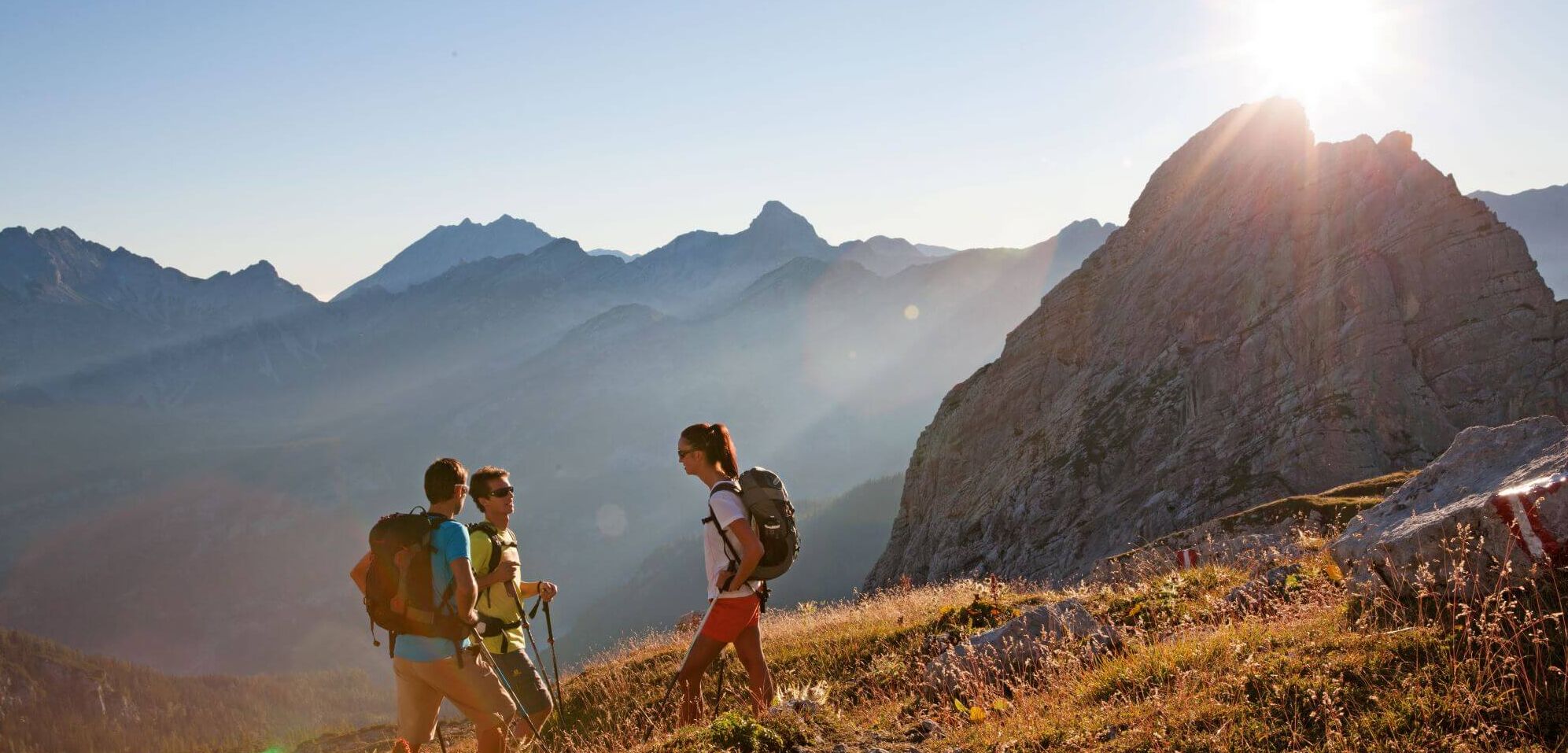 Freunde bei der Herbstwanderung in den Salzburger Bergen