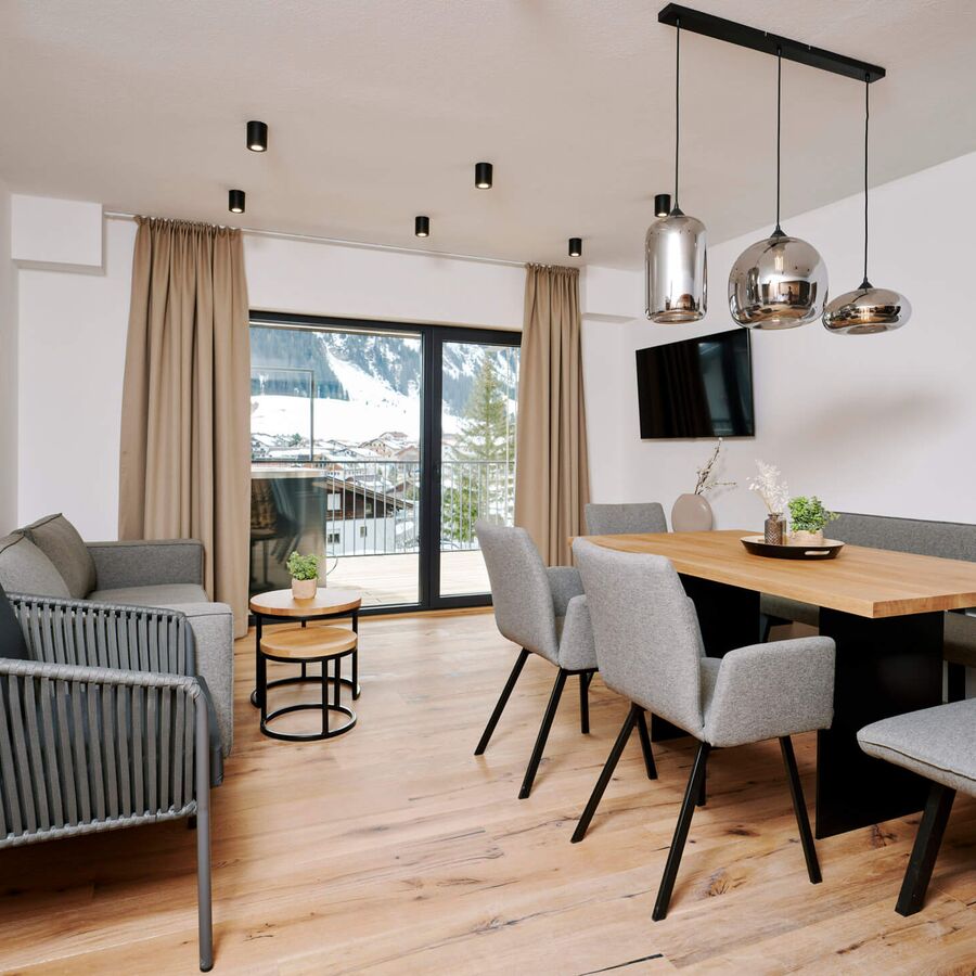 A christian horn alps resorts 2503 24