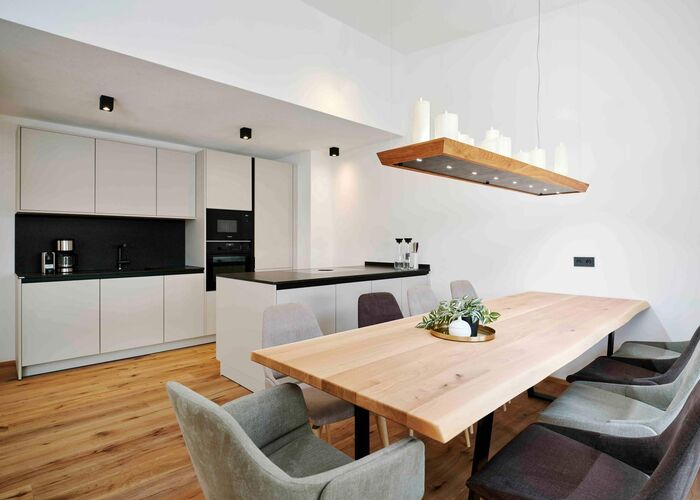 Küche und Essbereich - Bergresort Berwanger Hof