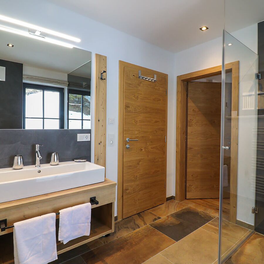 E badezimmer dusche turrach lodges