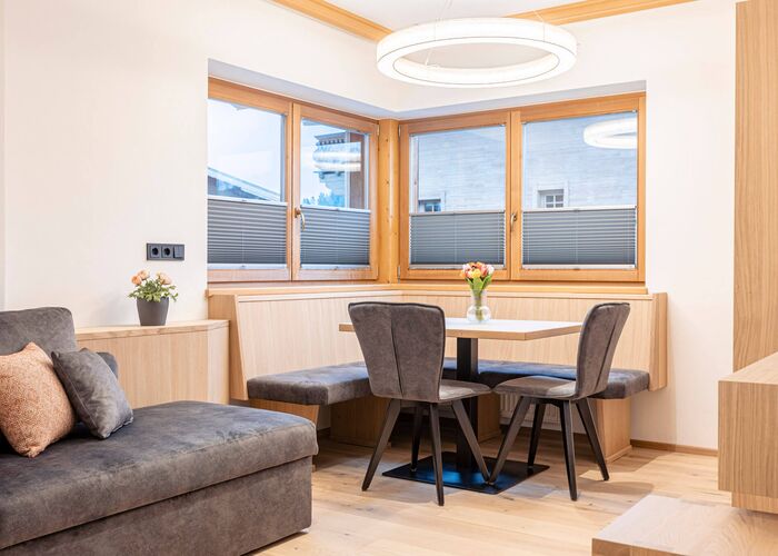 Wohn- und Essbereich Suite Schwarzsee - Dorfresort Kitzbühel