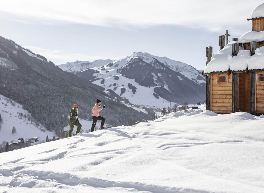 Schneeschuh%20und%20Winterwandern saalbach 2021 c makeArt print%20%28166%29%208688x5792 %C2%A9%20saalbach.com%2C%20Matthias%20Kendler makeArt min d4af6ac7