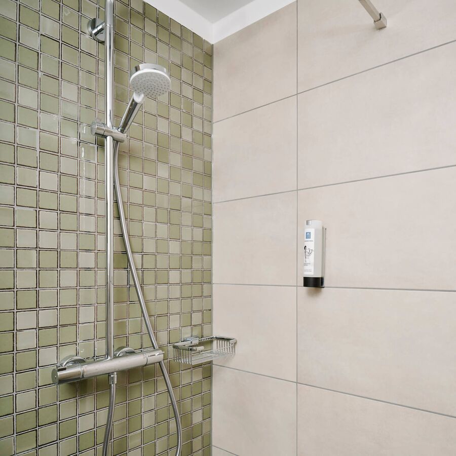 E christian horn alps resorts 2503 09