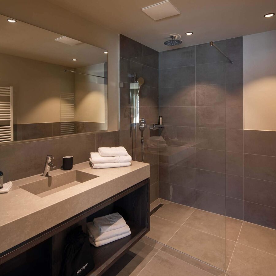 E 2 bedroom suite pure3752 hdr