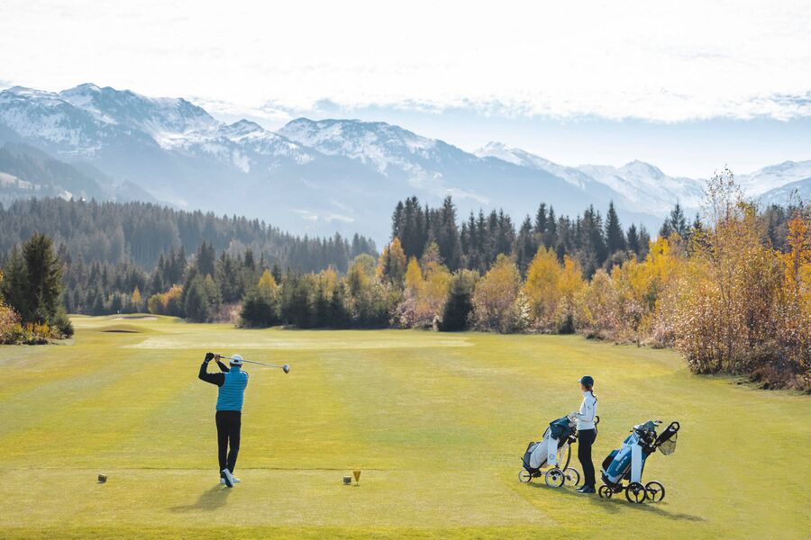 4 nights including 3 green fees of your choice per person