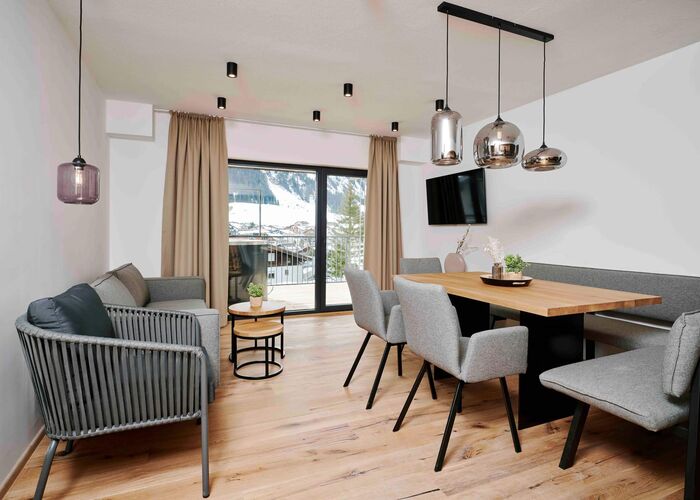 Wohn- und Essbereich - Bergresort Berwanger Hof