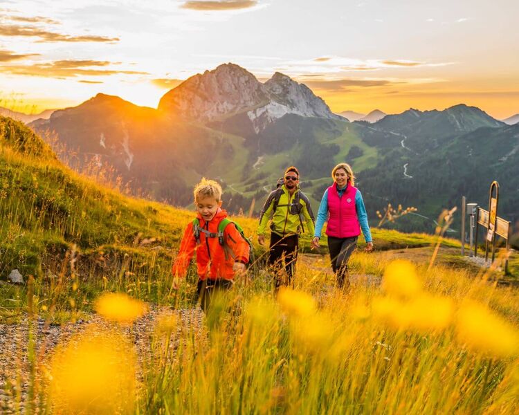 Sonnenaufgang auf der Madritschen, Nassfeld (c) NLW-Peter Maier-Austrian Mediahouse