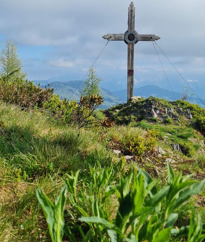 Gipfelkreuz auf der Bike & Hike Spiessnägelrunde