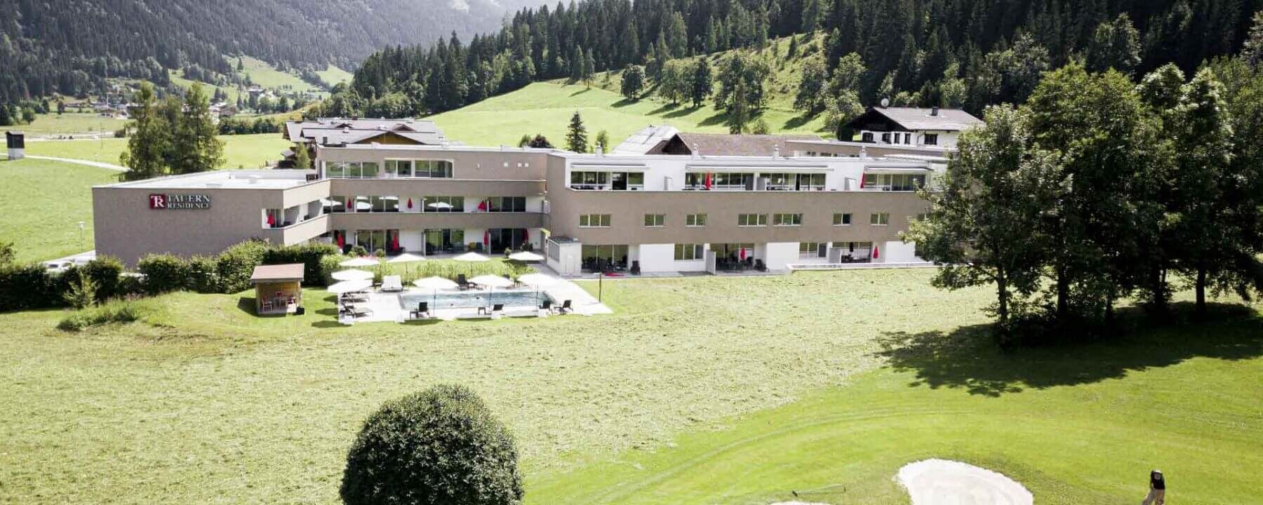 Ferienwohnungen mit Outdoor-Pool direkt am Golfplatz