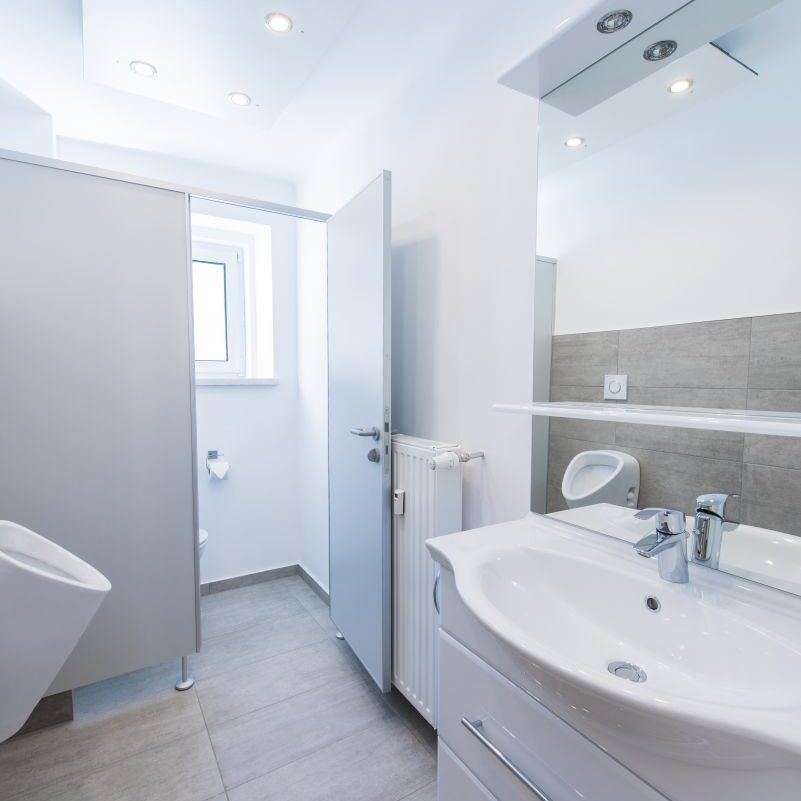 Clubhaus edelweiss toilette eg