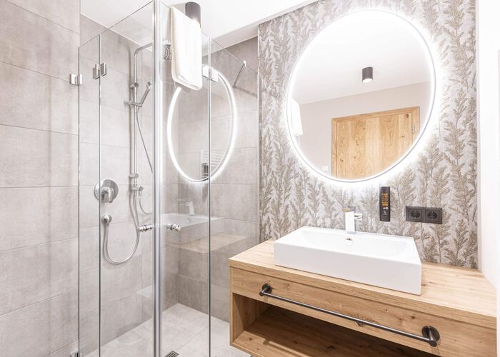 Badezimmer - Zillertal Suites Fügen by ALPS RESORTS