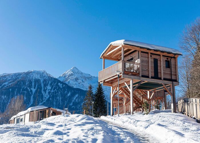 Chalets und Glamping Nassfeld - Baumhaus im Winter