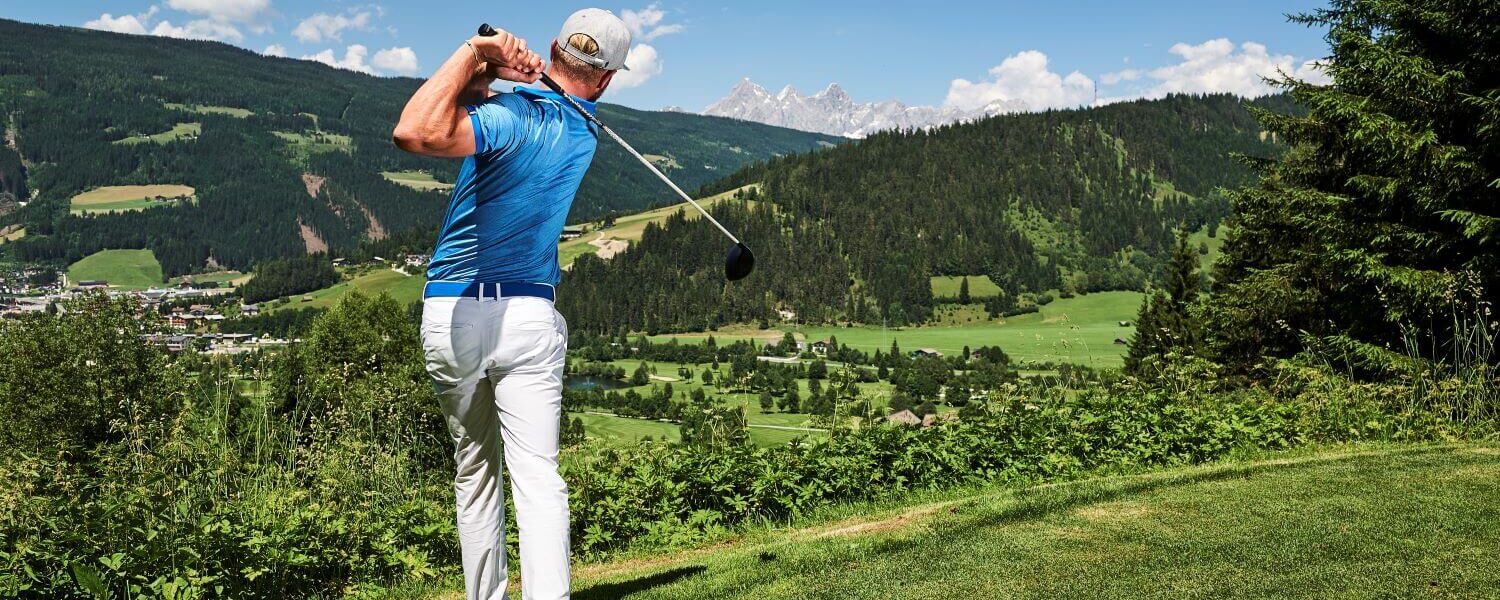 Golfer beim Spiel in der Golfanlage Radstadt
