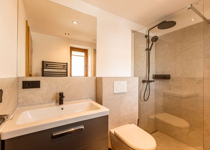 Badezimmer - Zugspitz Suites Lermoos