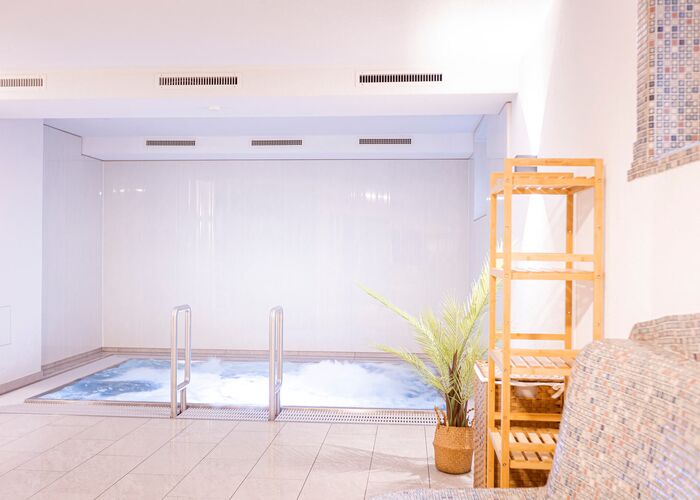 Pool Zugspitz Suites Lermoos