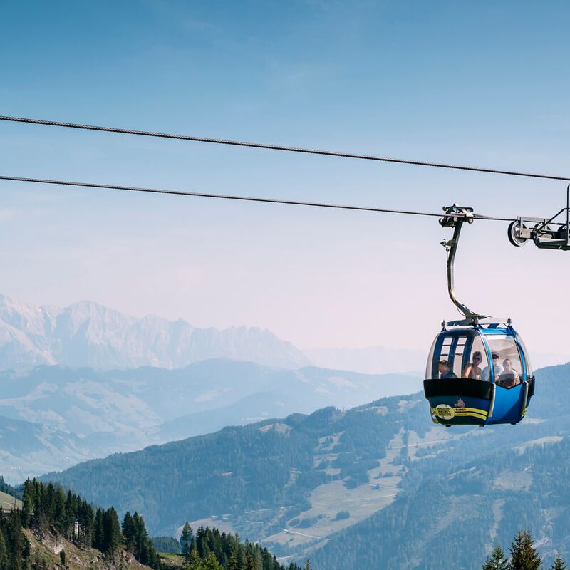 Rauriser Hochalmbahn vor dem Hochkönig-Massiv.