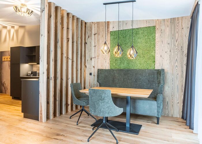 Küche und Essbereich - Ferienwohnung mit Balkon