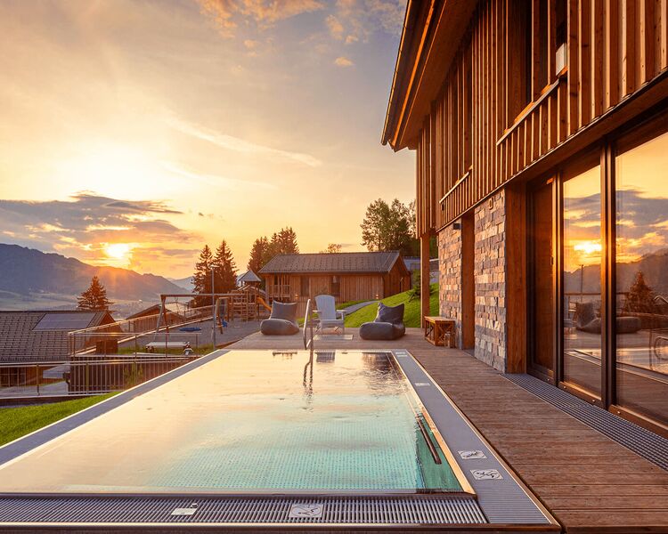 Perfect view from the pool of a chalet into the mountains