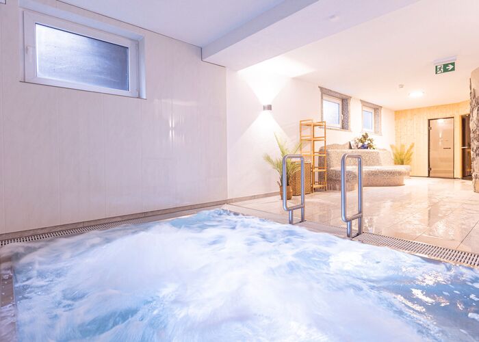 Pool Zugspitz Suites Lermoos