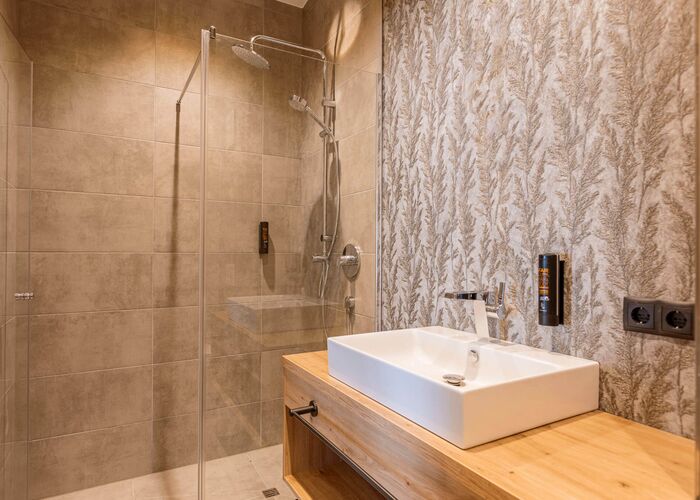 Badezimmer - Premium Ferienwohnung mit 2 Schlafzimmern